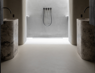 Socrete badjamer en inloopdouche