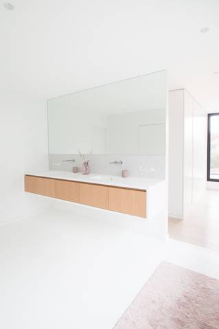 Woning badkamer gietvloer wit Mellow Groot-Bijgaarden