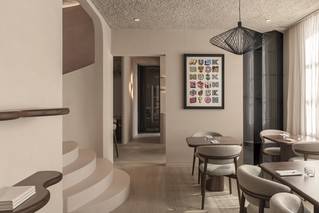 Interieur restaurant Rebelle met Carran gietvloer trappen