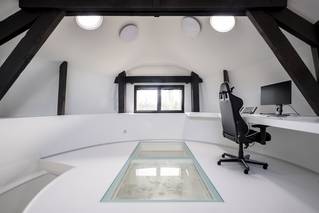 Molen zolder witte gietvloer