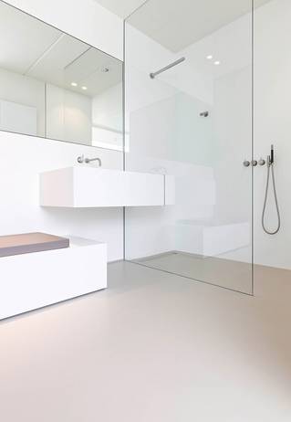 Liquidfloors Mellow pu gietvloer badkamer privéwoning Harelbeke