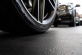 Liquidfloors Endur gietvloer garage showroom Kortrijk