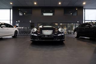 Liquidfloors Endur gietvloer garage showroom Kortrijk