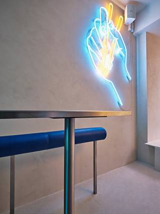 liatou podlahou Socrete 4