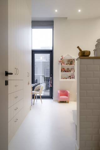 Liquidfloors Mellow pu gietvloer in badkamer loft doornik