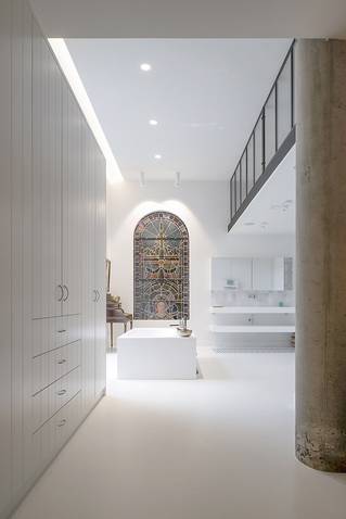 Liquidfloors Mellow pu gietvloer in badkamer loft doornik