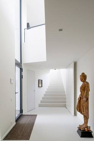 Liquidfloors Mellow pu gietvloer trappen privéwoning Genappe