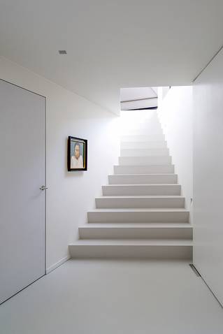 Liquidfloors Mellow pu gietvloer trappen privéwoning Genappe