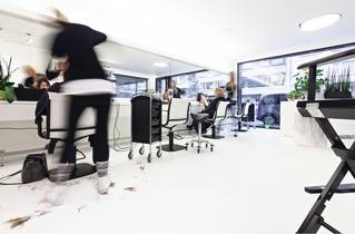 Kapsalon zwart wit vloer