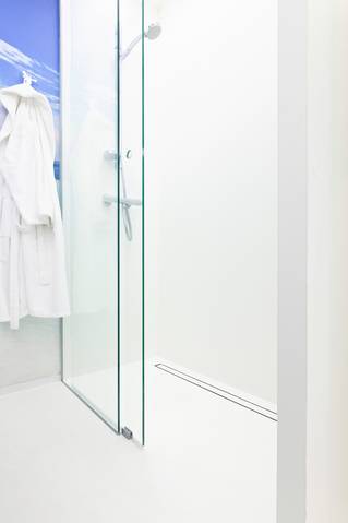 Kapsalon zwart wit vloer douche 