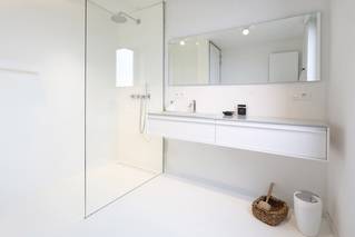 Liquidfloors Mellow pu gietvloer badkamer privéwoning Ternat