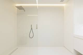 Liquidfloors Mellow pu gietvloer badkamer douche privéwoning Wetteren