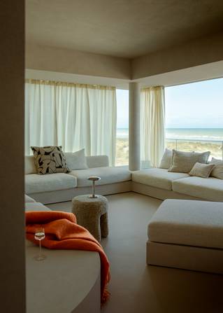 Interieur kustappartement met Socrete gietvloer