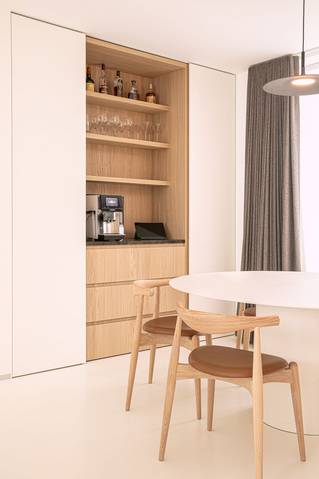 Eetkamer penthouse met mellow gietvloer