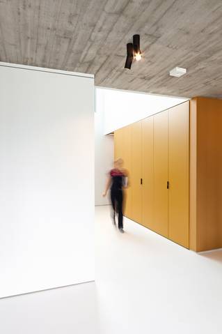 Boekhoudkantoor gietvloer kleuren geel zwart 7