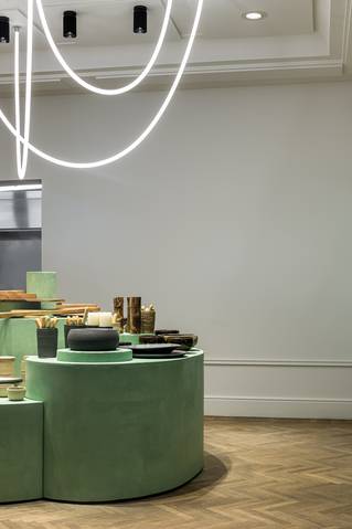 design stands met minerale afwerking