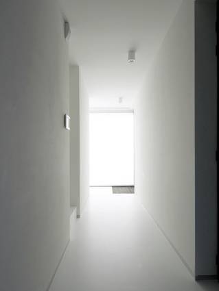 Liquidfloors Mellow pu gietvloer in gang privéwoning