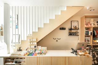 Liquidfloors Mellow pu gietvloer trap in winkelruimte Oostende