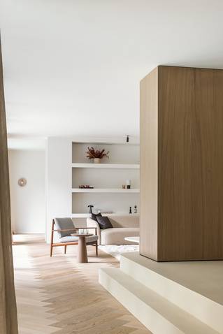 Socrete gietvloer op trappen in HB Residentie door Studio Leeman