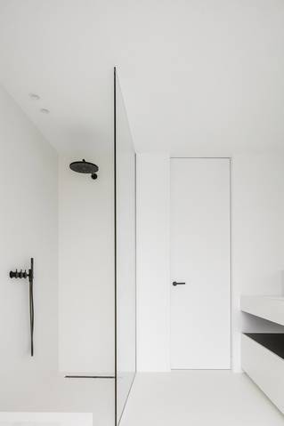 Liquidfloors Mellow pu gietvloer in badkamer appartement Brugge