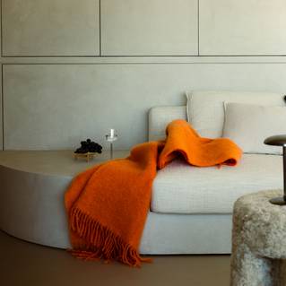 Woonkamer in kustappartement met Socrete gietvloer