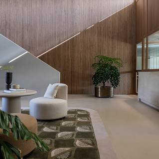 Inkomhal Hoofdkwartier Quatra met Socrete gietvloer