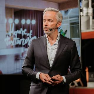 Liquidfloors CEO Miguel Garcia op opening House of Textures