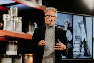 Designer Tom Dixon die keynote geeft op opening House of Textures