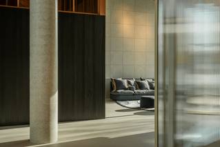 grijze Socrete gietvloer in Hub Brussel