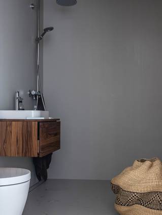 Shower applied in Mellow in Apartment T-Michael