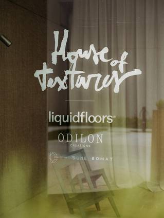 Foto vitrine House of Textures showroom van Liquidfloors en Odilon Creations