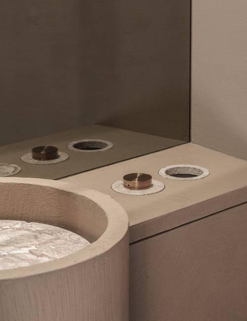 Carran op wastafel in Restaurant Rebelle