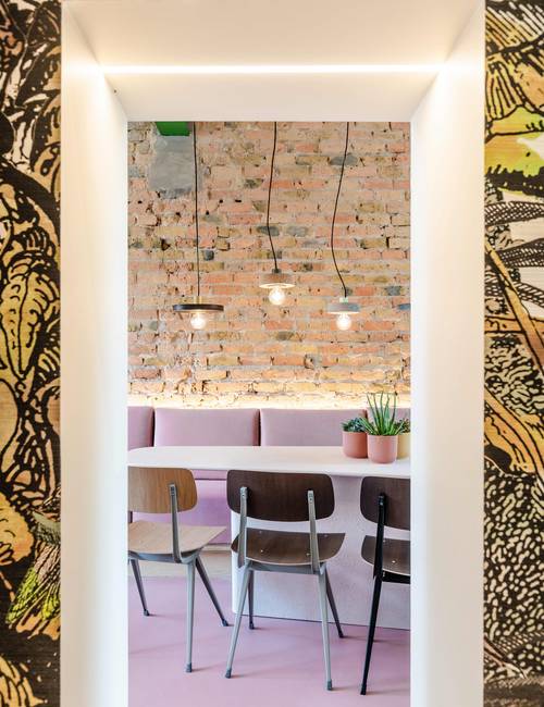 Villa Louis Ostend Socrete cast floor in Dining Area