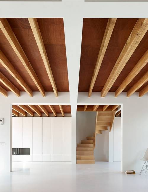 praktijk woning vloer gietvloer wit hout plafond 1