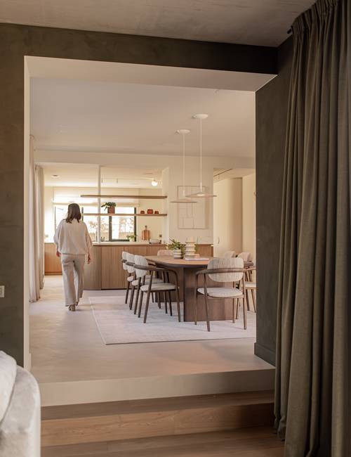 Dining room with Socrete cast floor in Sundae house