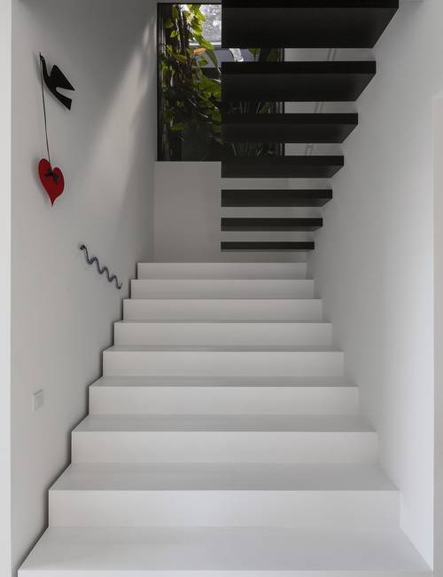 huis RIDD wit gietvloer liquid stairs trappen