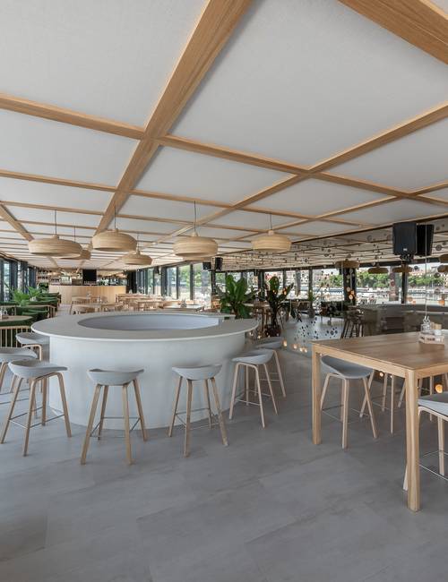 materiálom Socrete v reštaurácii 1