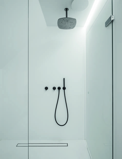 Badkamer wit rust zen gietvloer 3
