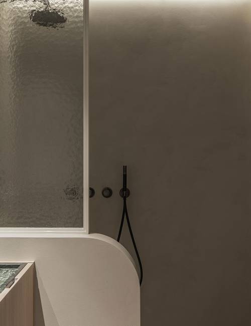 Douche avec parois en Socrete