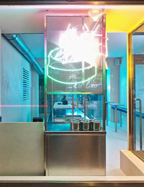 liatou podlahou Socrete