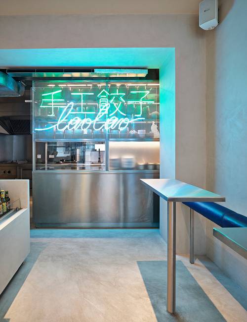 liatou podlahou Socrete 1