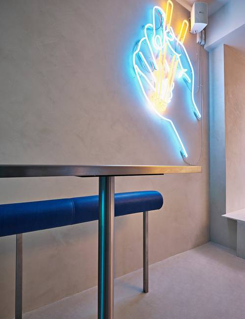 liatou podlahou Socrete 4