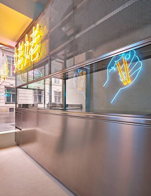 liatou podlahou Socrete 9