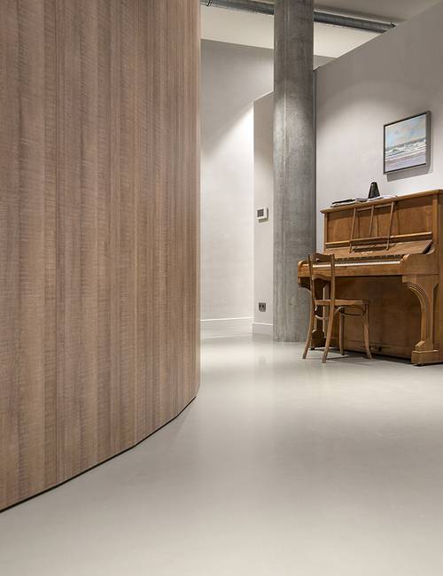 Liquidfloors Mellow pu gietvloer in badkamer loft doornik