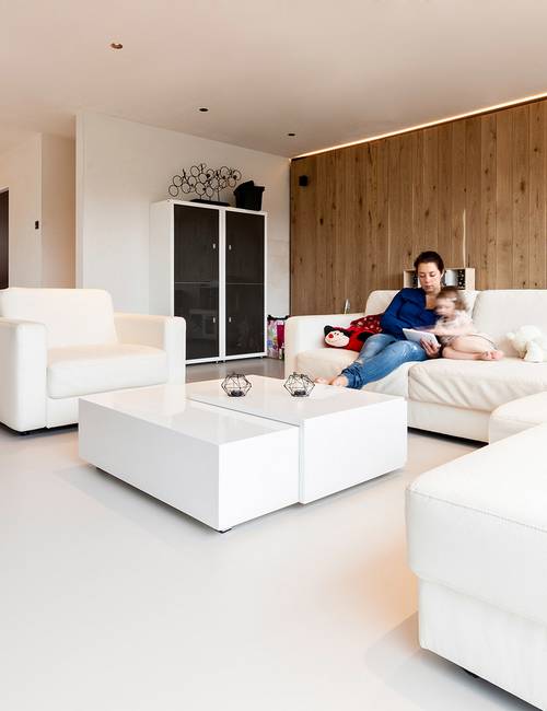 Liquidfloors Mellow pu gietvloer woonkamer privéwoning Oostkamp