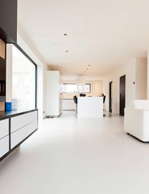 Liquidfloors Mellow pu gietvloer woonkamer privéwoning Oostkamp