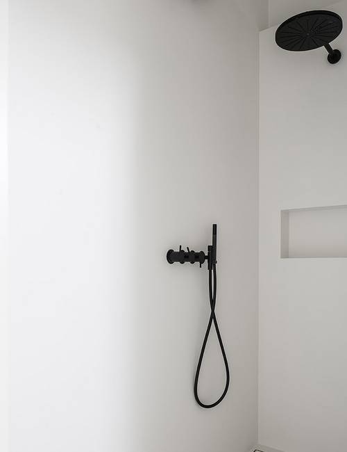 Liquidfloors Mellow pu gietvloer douche architectenwoning Ieper