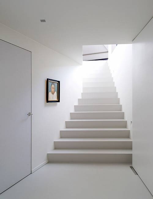 Liquidfloors Mellow pu gietvloer trappen privéwoning Genappe