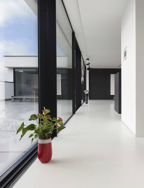 Private Residence Dewinter cast floor wellness