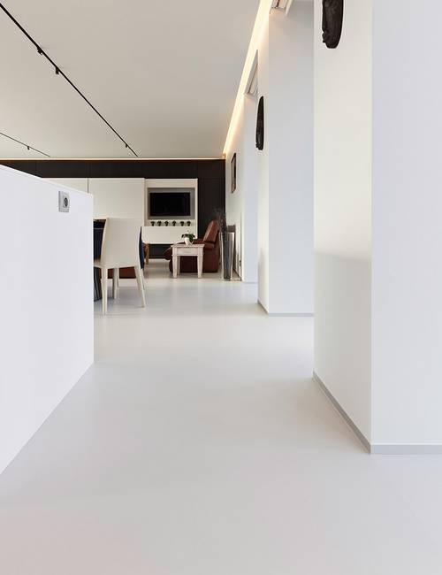 Private Residence Dewinter cast floor